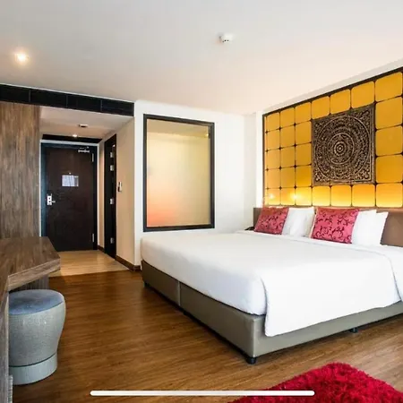 The Beach Condotel Kata 500 Maters To The Beach Exterior photo